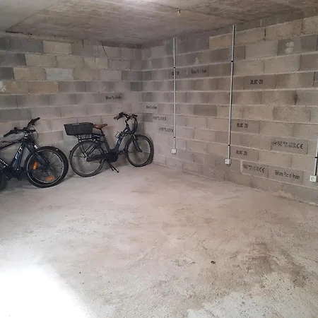 Appartamento Neuf Et Climatise, 4 Personnes, A 150m De La *
