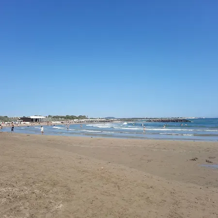 Neuf Et Climatise, 4 Personnes, A 150m De La